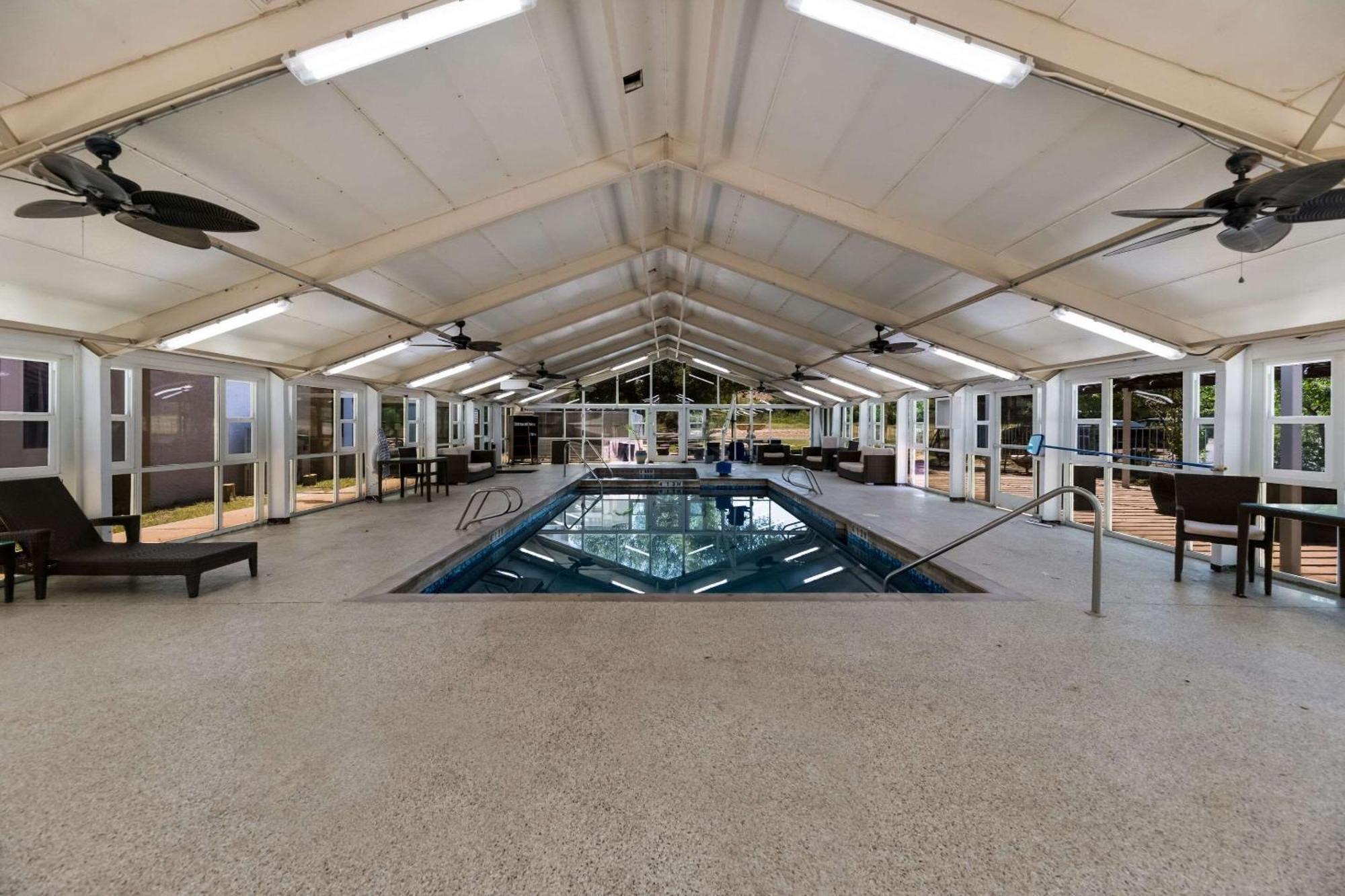 Suburban Studios San Angelo Exteriér fotografie